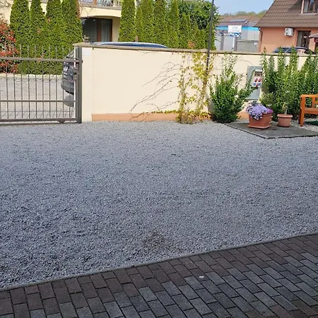 Apartmanovy Dom Flora *